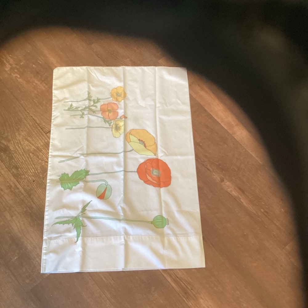 Wamsutta USA Vintage Jay Yang Botanical Poppy Flower Pillowcase Standard 1pc